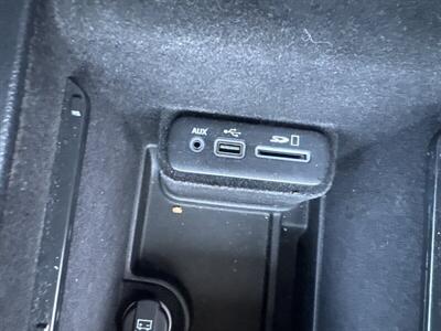 2017 Dodge Charger SE   - Photo 9 - Pittsburg, CA 94565-2812