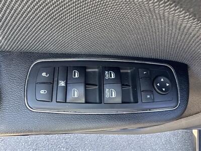 2017 Dodge Charger SE   - Photo 10 - Pittsburg, CA 94565-2812