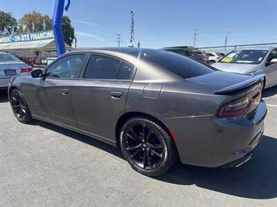 2017 Dodge Charger SE   - Photo 16 - Pittsburg, CA 94565-2812