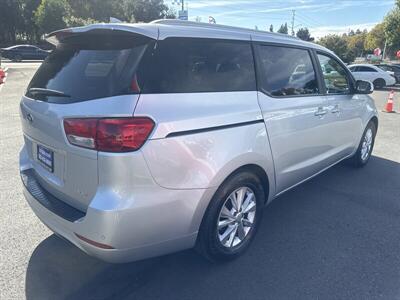 2017 Kia Sedona LX - Photo 23 - Pittsburg, CA 94565-2812