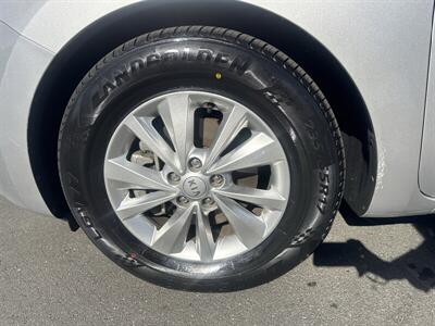 2017 Kia Sedona LX - Photo 13 - Pittsburg, CA 94565-2812