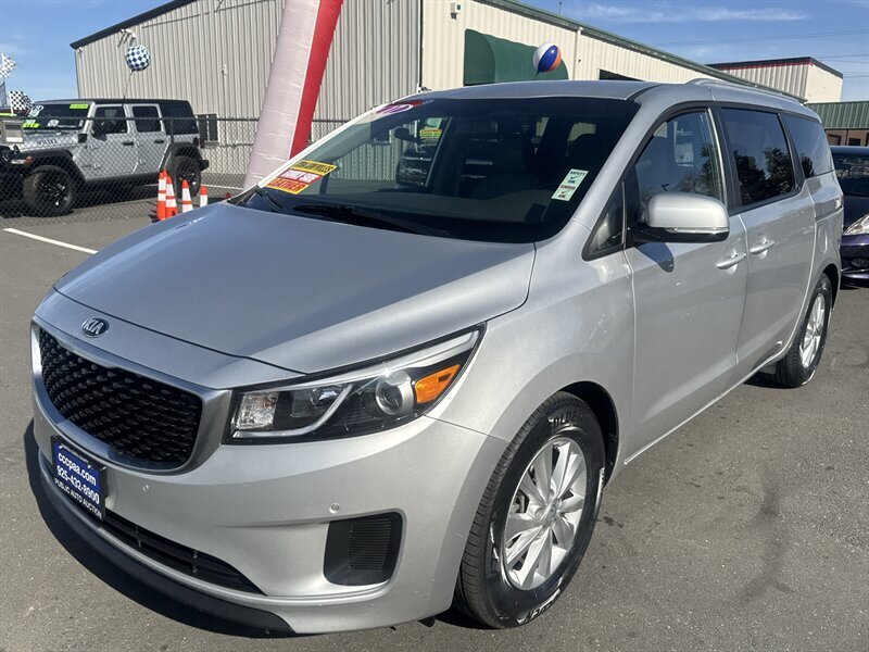 2017 Kia Sedona LX  