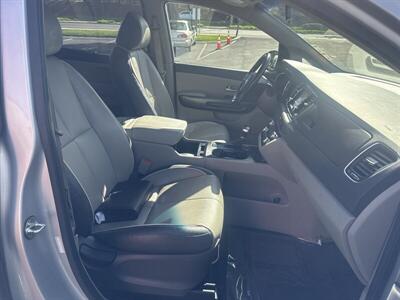 2017 Kia Sedona LX - Photo 27 - Pittsburg, CA 94565-2812