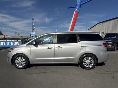 2017 Kia Sedona LX - Photo 14 - Pittsburg, CA 94565-2812