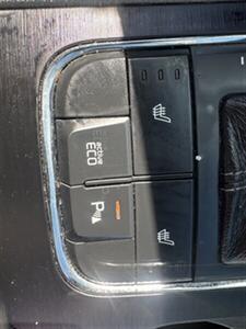 2017 Kia Sedona LX - Photo 8 - Pittsburg, CA 94565-2812