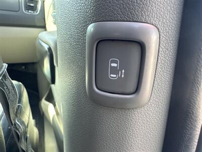 2017 Kia Sedona LX - Photo 26 - Pittsburg, CA 94565-2812