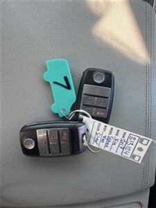 2017 Kia Sedona LX - Photo 34 - Pittsburg, CA 94565-2812