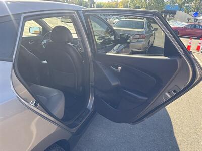 2012 Hyundai TUCSON Limited w/Navi   - Photo 23 - Pittsburg, CA 94565-2812