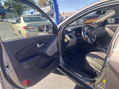 2012 Hyundai TUCSON Limited w/Navi   - Photo 6 - Pittsburg, CA 94565-2812