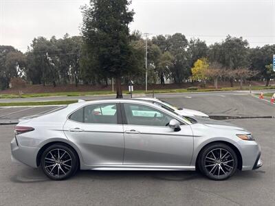 2024 Toyota Camry SE   - Photo 22 - Pittsburg, CA 94565-2812