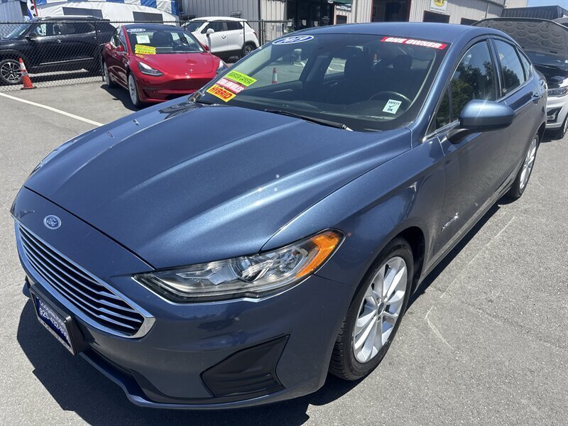 2019 Ford Fusion Hybrid SE  