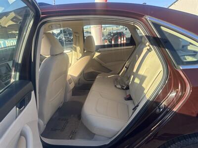 2012 Volkswagen Passat SE PZEV   - Photo 6 - Pittsburg, CA 94565-2812