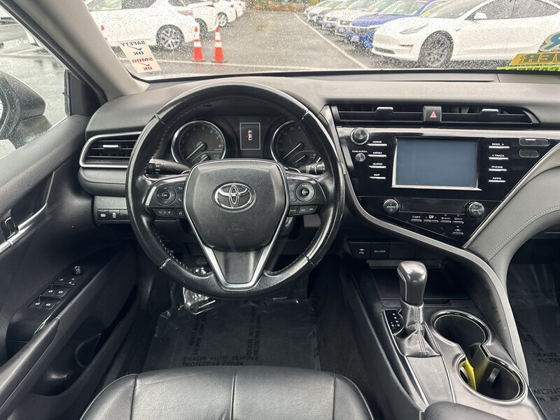 2019 Toyota Camry SE  