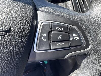 2018 Ford Focus SE   - Photo 7 - Pittsburg, CA 94565-2812