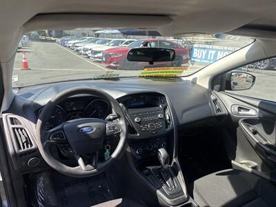 2018 Ford Focus SE   - Photo 2 - Pittsburg, CA 94565-2812