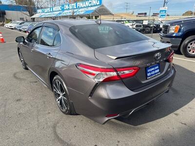 2020 Toyota Camry SE   - Photo 18 - Pittsburg, CA 94565-2812