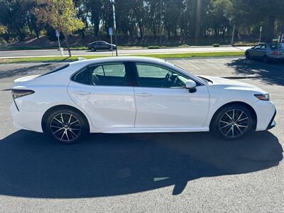 2021 Toyota Camry SE   - Photo 22 - Pittsburg, CA 94565-2812