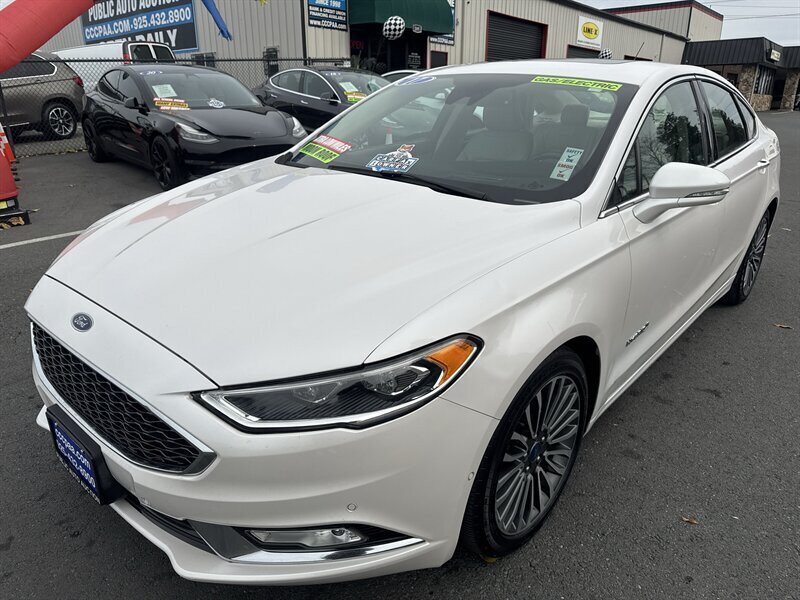 2017 Ford Fusion Hybrid Platinum  