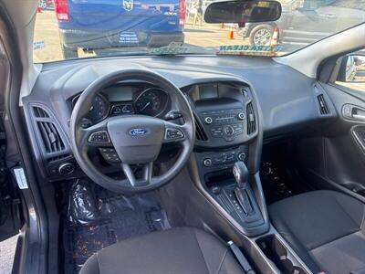 2018 Ford Focus SE   - Photo 2 - Pittsburg, CA 94565-2812