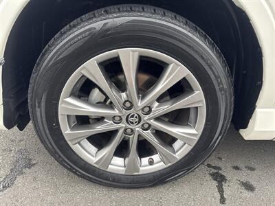 2017 Toyota RAV4 Platinum   - Photo 16 - Pittsburg, CA 94565