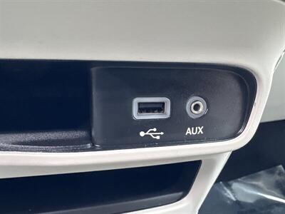 2017 Chrysler Pacifica Hybrid Touring Plus   - Photo 10 - Pittsburg, CA 94565-2812