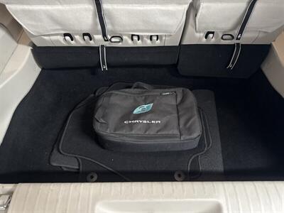 2017 Chrysler Pacifica Hybrid Touring Plus   - Photo 24 - Pittsburg, CA 94565-2812