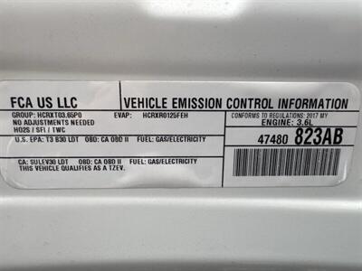 2017 Chrysler Pacifica Hybrid Touring Plus   - Photo 36 - Pittsburg, CA 94565-2812