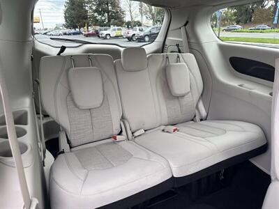 2017 Chrysler Pacifica Hybrid Touring Plus   - Photo 28 - Pittsburg, CA 94565-2812