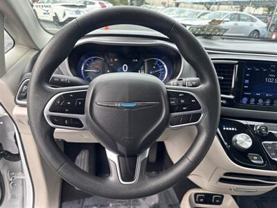 2017 Chrysler Pacifica Hybrid Touring Plus   - Photo 3 - Pittsburg, CA 94565-2812