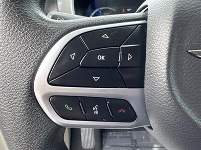 2017 Chrysler Pacifica Hybrid Touring Plus   - Photo 4 - Pittsburg, CA 94565-2812