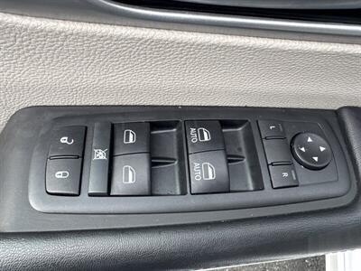 2017 Chrysler Pacifica Hybrid Touring Plus   - Photo 13 - Pittsburg, CA 94565-2812