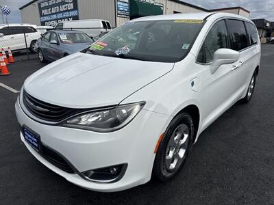 2017 Chrysler Pacifica Hybrid Touring Plus   - Photo 38 - Pittsburg, CA 94565-2812
