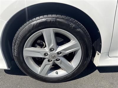 2012 Toyota Camry SE   - Photo 11 - Pittsburg, CA 94565-2812