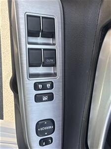 2012 Toyota Camry SE   - Photo 8 - Pittsburg, CA 94565-2812