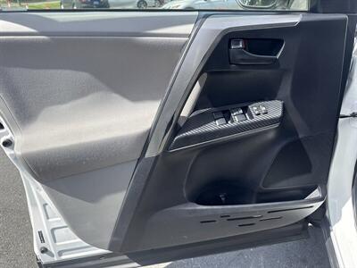 2013 Toyota RAV4 XLE   - Photo 11 - Pittsburg, CA 94565