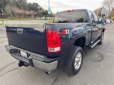 2011 GMC Sierra 2500 SLT   - Photo 12 - Pittsburg, CA 94565-2812