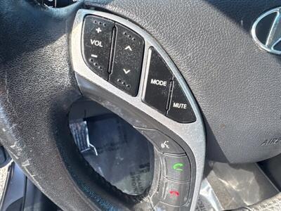 2012 Hyundai ELANTRA Limited   - Photo 9 - Pittsburg, CA 94565-2812