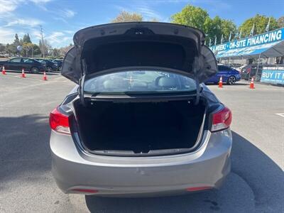 2012 Hyundai ELANTRA Limited   - Photo 18 - Pittsburg, CA 94565-2812