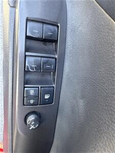2021 Toyota Camry SE   - Photo 12 - Pittsburg, CA 94565-2812