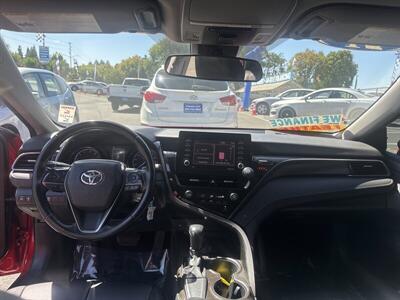 2021 Toyota Camry SE   - Photo 2 - Pittsburg, CA 94565-2812