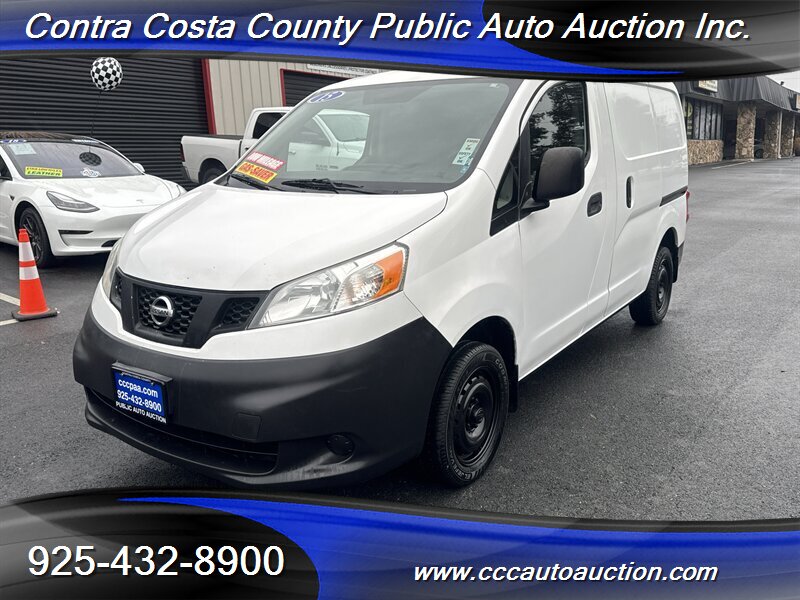 2015 Nissan NV200 SV's photo