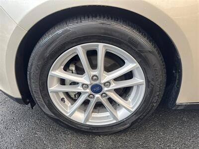 2018 Ford Focus SE - Photo 11 - Pittsburg, CA 94565-2812
