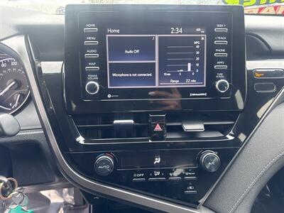 2021 Toyota Camry SE   - Photo 8 - Pittsburg, CA 94565-2812