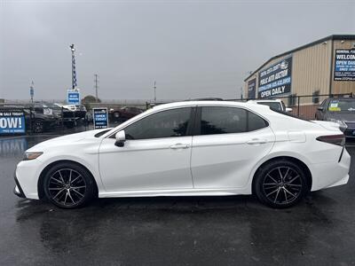 2021 Toyota Camry SE   - Photo 13 - Pittsburg, CA 94565-2812