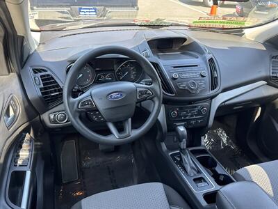 2017 Ford Escape SE - Photo 2 - Pittsburg, CA 94565
