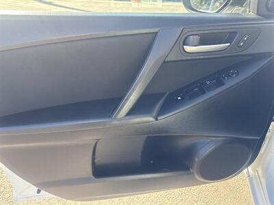 2012 Mazda Mazda3 i Touring - Photo 9 - Pittsburg, CA 94565-2812