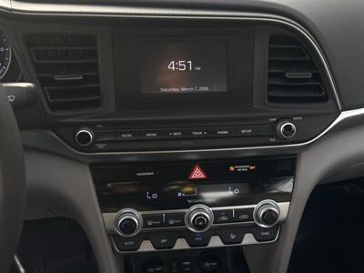 2020 Hyundai ELANTRA SE   - Photo 10 - Pittsburg, CA 94565
