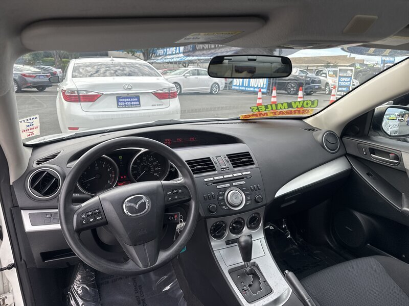 2011 Mazda Mazda3 i Touring  