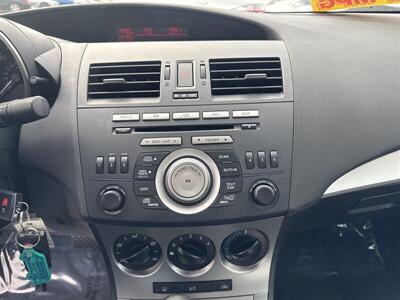 2011 Mazda Mazda3 i Touring - Photo 8 - Pittsburg, CA 94565-2812