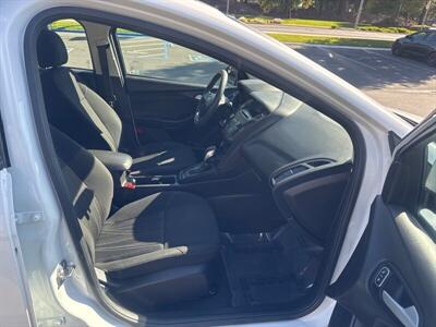 2017 Ford Focus SE   - Photo 26 - Pittsburg, CA 94565-2812